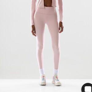 NWT Aritzia golden BUTTER cheeky infinite Hi-rise 26” legging